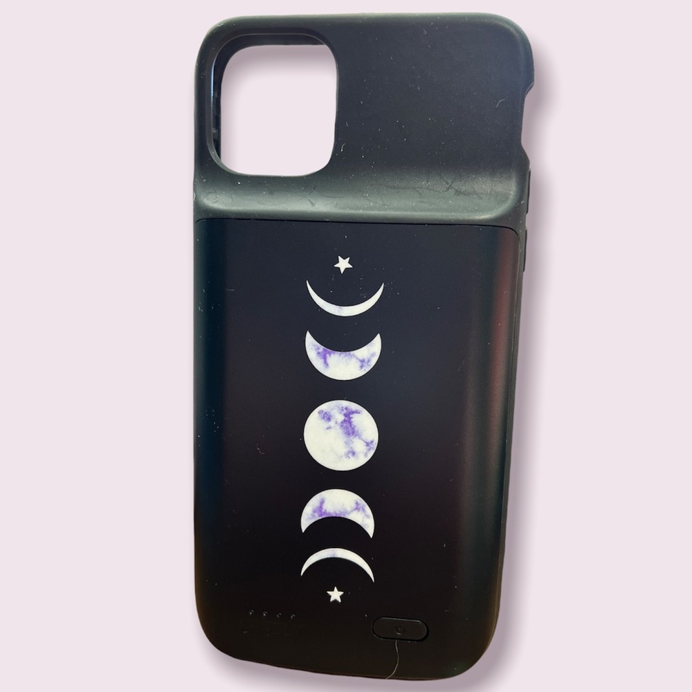 Casely iPhone 11 Pro Max charging case